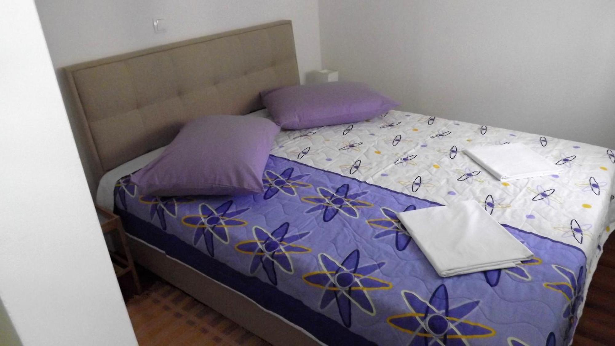 Holidays 11 * Split